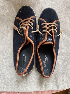 Sperry women’s Navy and Brown wool Boat Shoes